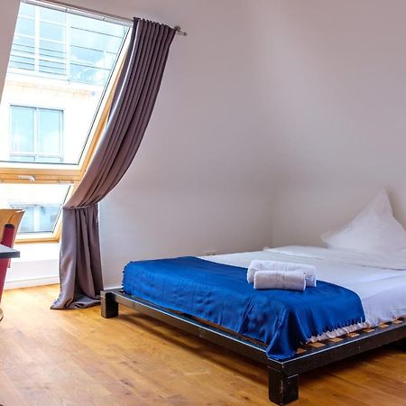 Roof Rooms คาร์ลสรูเฮอ ภายนอก รูปภาพ