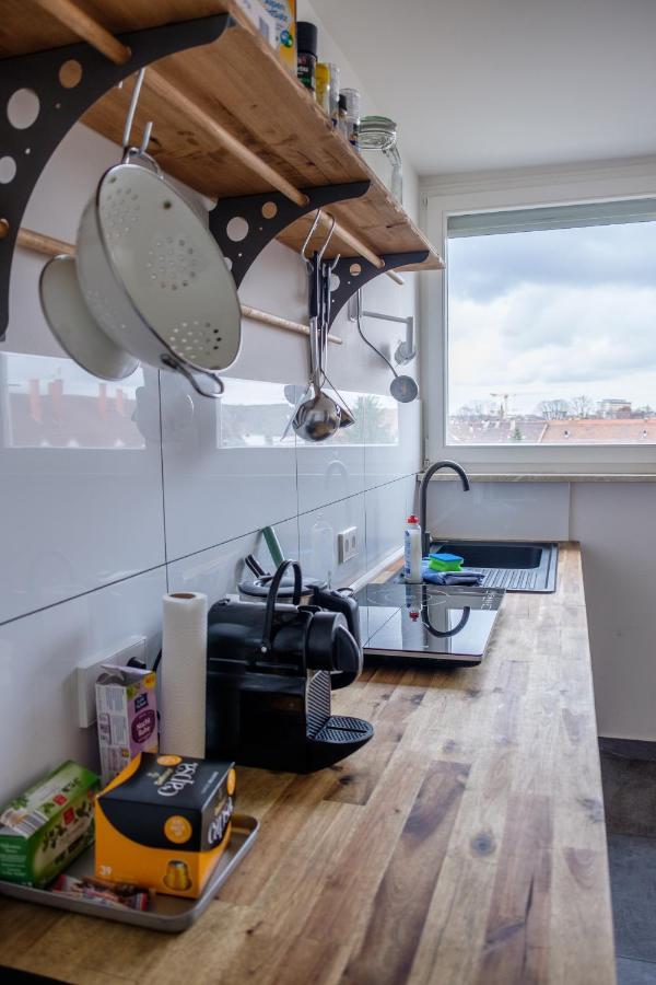 Roof Rooms คาร์ลสรูเฮอ ภายนอก รูปภาพ