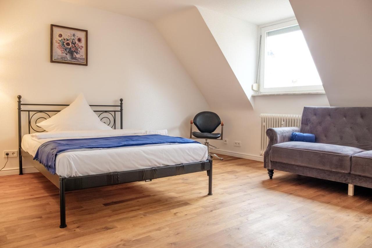 Roof Rooms คาร์ลสรูเฮอ ภายนอก รูปภาพ