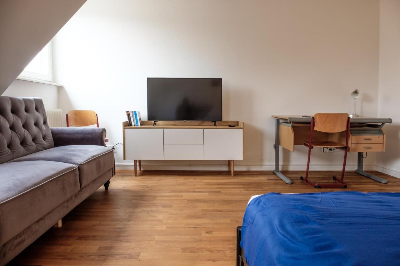 Roof Rooms คาร์ลสรูเฮอ ภายนอก รูปภาพ