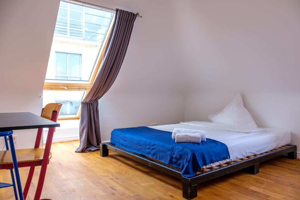 Roof Rooms คาร์ลสรูเฮอ ภายนอก รูปภาพ