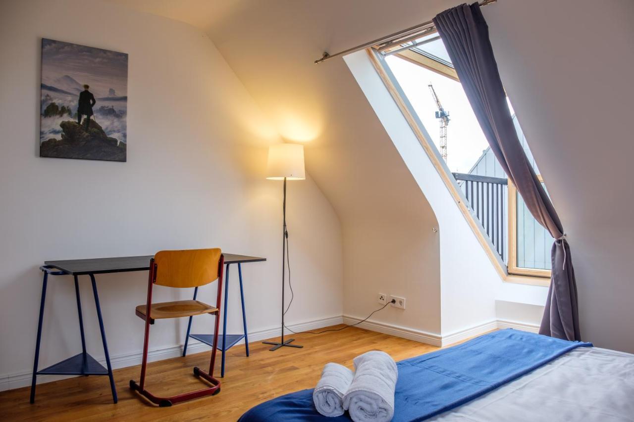 Roof Rooms คาร์ลสรูเฮอ ภายนอก รูปภาพ